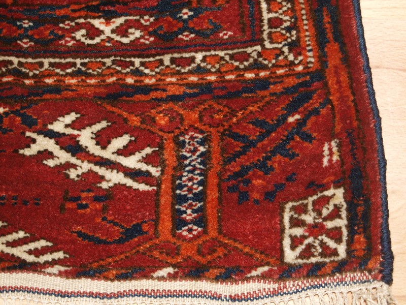 Antique Tekke Turkmen rug of classic design R-1868-cotswold-oriental-rugs-pb068121-main-637892451690675264.JPG