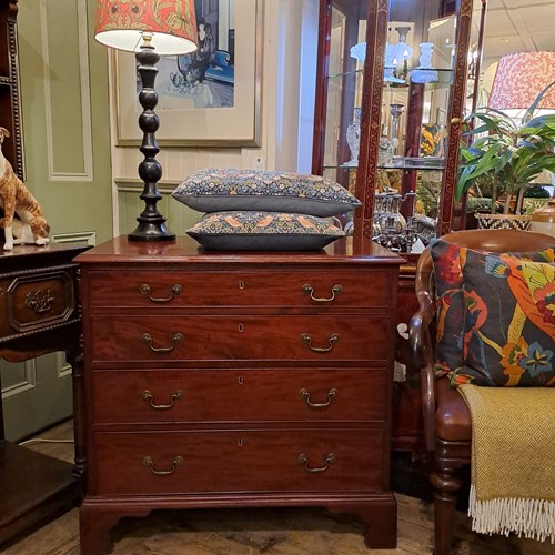 Georgian Mahogany Chest Of Drawers 