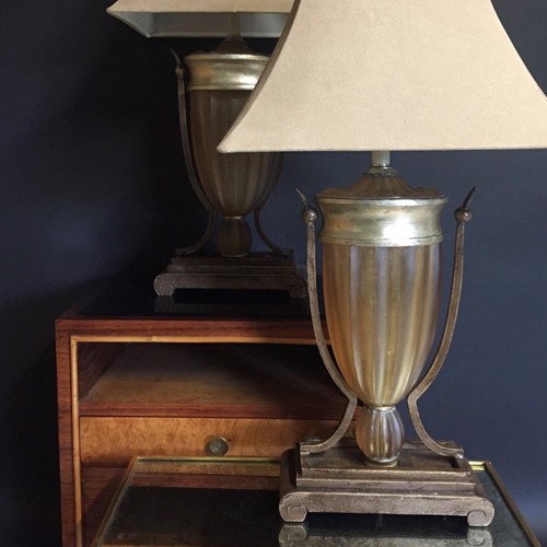 A pair of vintage table lamps