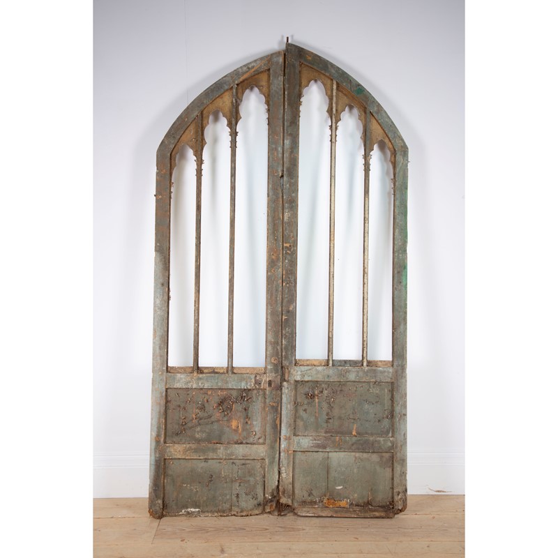 Pair of early 19th century gothic doors -dean-antiques-img-0980-main-636898314097292543.JPG