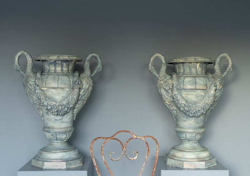 Pair Of French Antique Urns-decorative-garden-antiques-dsc05580-main-638207106885285482.jpg