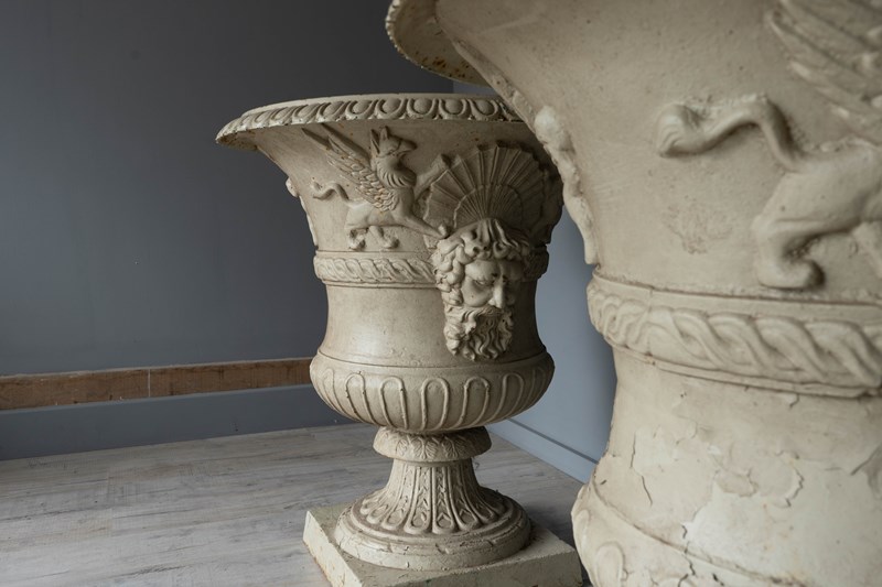 A Pair Of Very Large Scale Cast Iron Urns-decorative-garden-antiques-dsc07421-main-638206052106180033.jpg