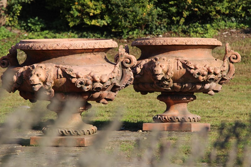  Impressive rococo style garden urns-decorative-garden-antiques-img-4223-main-637401670025279439.jpg