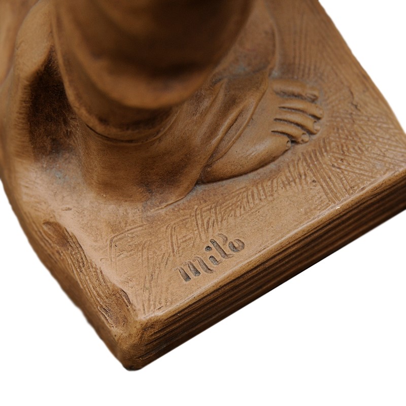 Italian Terracotta Figure Of The Venus De Milo -decorator-source-erfwafdfdgdrdr-main-637711920888091878.jpg