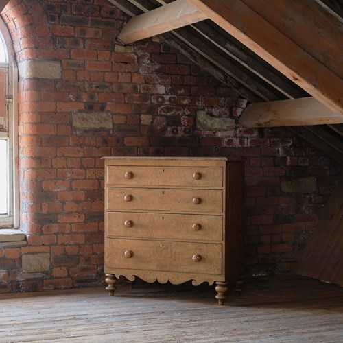 19Th Century Pine Chest Of Drawers In Original Paint