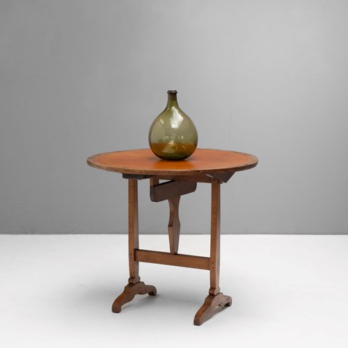 Vigneron Table