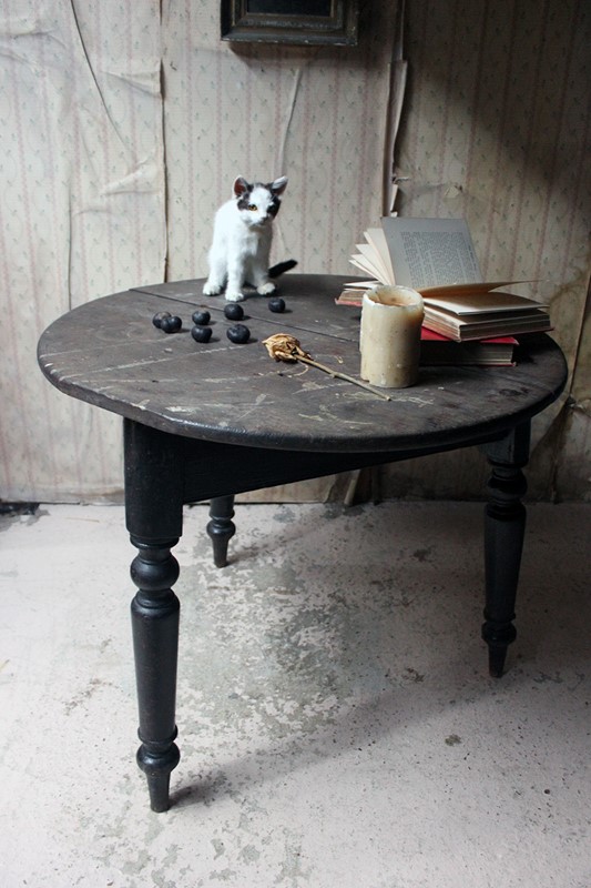 A Mid-19thC Painted Pine Cricket Table c.1850-70-doe-and-hope-blackpaintedcrickettable20-main-637671274191643957.jpg