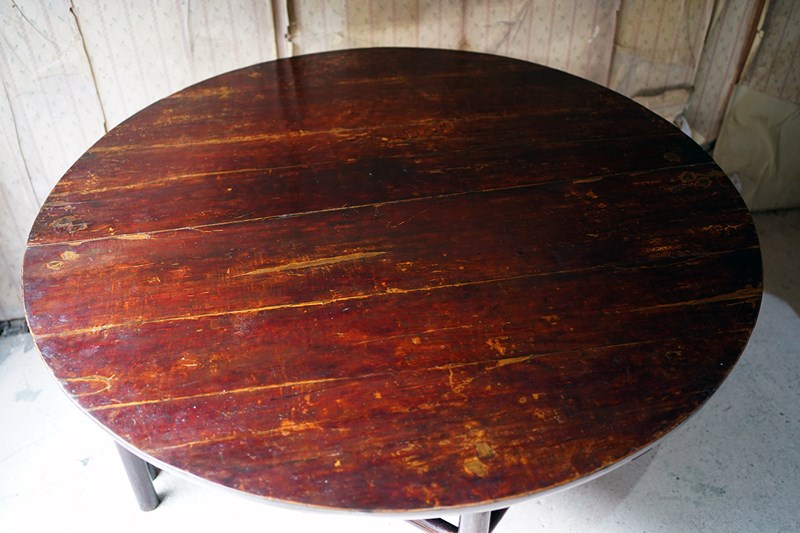 A 19Thc Chinese Lacquered Circular Dining Table-doe-and-hope-chinesecirculartable20-main-638152627959284766.jpg