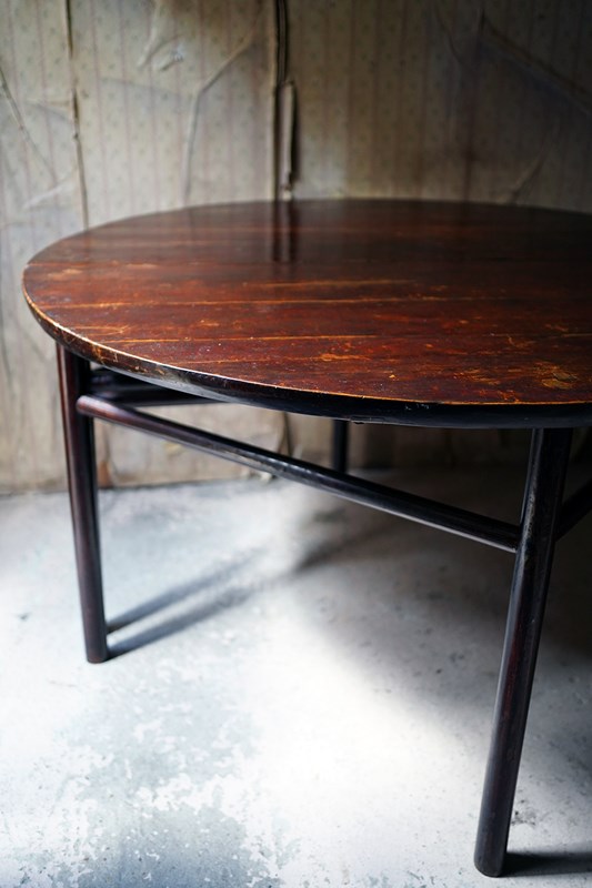 A 19Thc Chinese Lacquered Circular Dining Table-doe-and-hope-chinesecirculartable21-main-638152627968035282.jpg