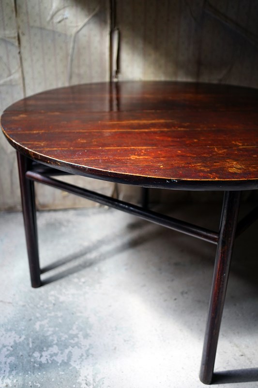 A 19Thc Chinese Lacquered Circular Dining Table-doe-and-hope-chinesecirculartable9-main-638152627760693457.jpg