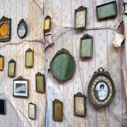Large Collection Of Seventeen Late Victorian Gilt Metal Photograph Frames C.1900