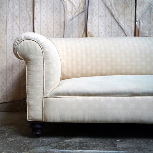 Good Quality Late Victorian Upholstered Oak Chesterfield Sofa C.1880