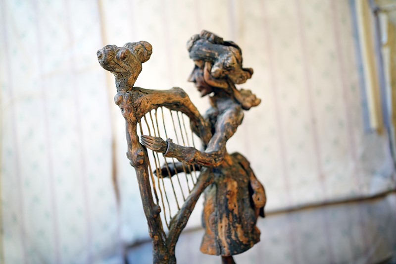 Unique Irish Carved Fruitwood & Burl Root Folk Art Figure Of A Lady & Harp-doe-and-hope-folkartharpfigure15-main-638048039572920354.jpg