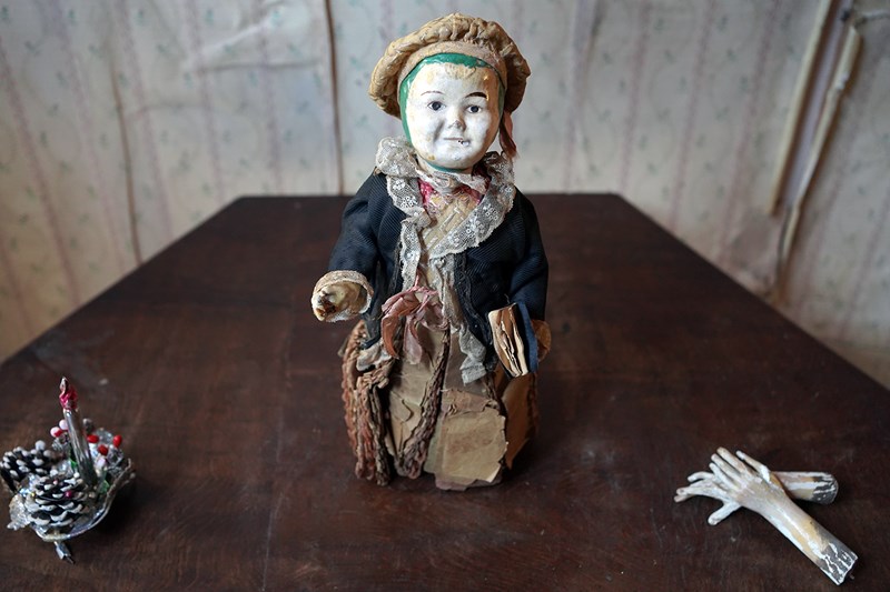  Large & Unusual French Papier-Mâché & Carton Fortune Telling Doll C.1850-doe-and-hope-frenchfortunretellingdoll34-main-638067065131296484.jpg