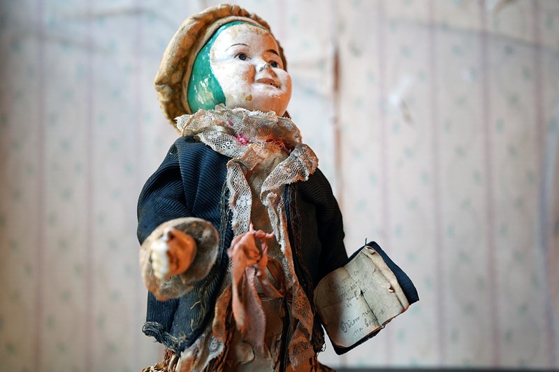  Large & Unusual French Papier-Mâché & Carton Fortune Telling Doll C.1850-doe-and-hope-frenchfortunretellingdoll9-main-638067062785025674.jpg