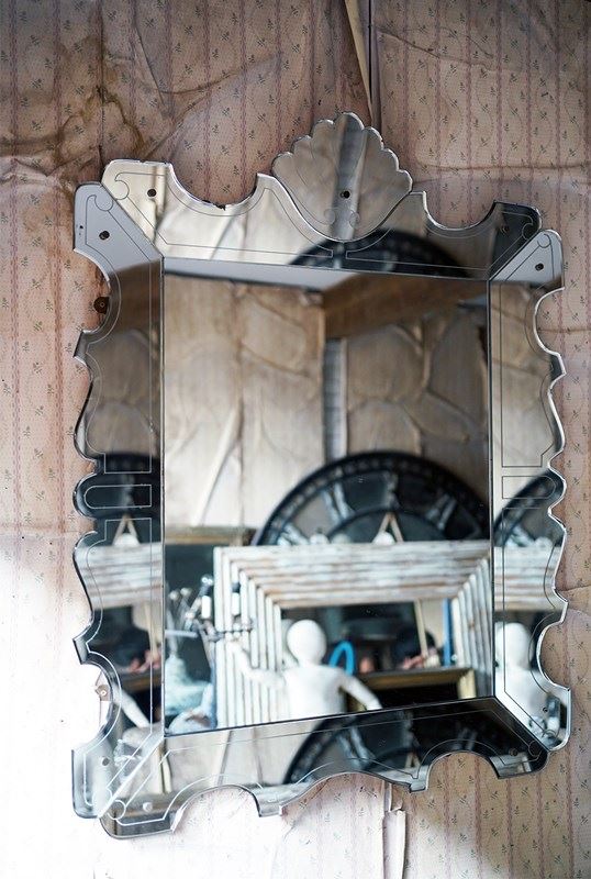 A Large Mid-20Thc Venetian Glass Wall Mirror-doe-and-hope-largevenetianmirror9-main-638116318842458309.jpg