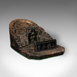 Antique Ornamental Mausoleum, Chine...