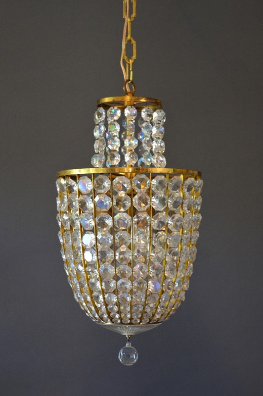 1940's Single crystal pendant -empel-collections-pair-of-faux-corinthian-capitals-as-lamps-main-636936183182864354.JPG