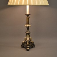 Single antique bronze tripod lamp silvered details
