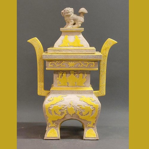 Vintage Chinoiserie Insence Burner.