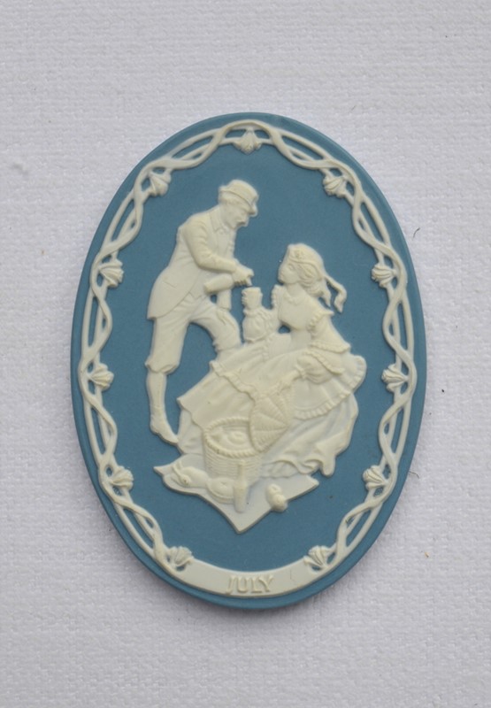 12 Small Wedgewood Plaques In Your Choice Of Frame-empel-collections-wedgewood-panels-12-months-004-main-637400085147133294.JPG
