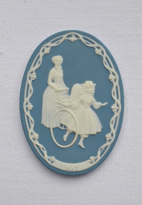 12 Small Wedgewood Plaques In Your Choice Of Frame-empel-collections-wedgewood-panels-12-months-006-main-637400085152914543.JPG