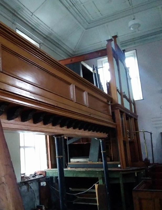 25m pitch pine balcony gallery from a Welsh chapel-english-salvage-25m-balcony-gallery-from-a-welsh-chapel-30883-pic4-size3-main-637895888285499140.jpg