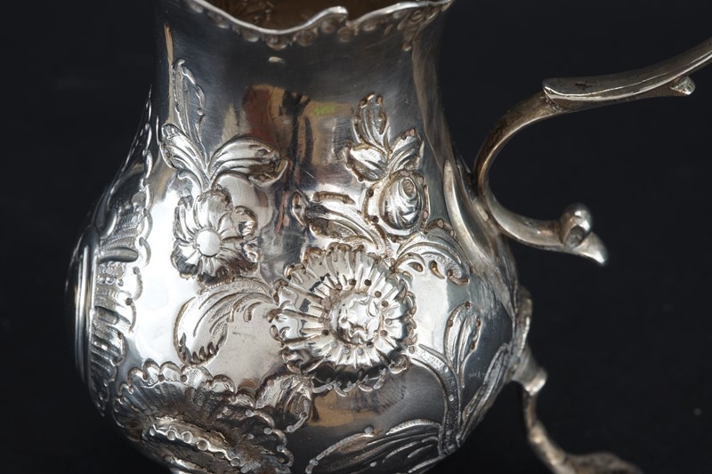 A george iii (1774) cream jug-epilogue-one-antiques-dsc02005-main-638027233978834075.JPG