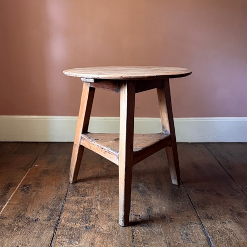 19Th Century Pine Welsh Cricket Table