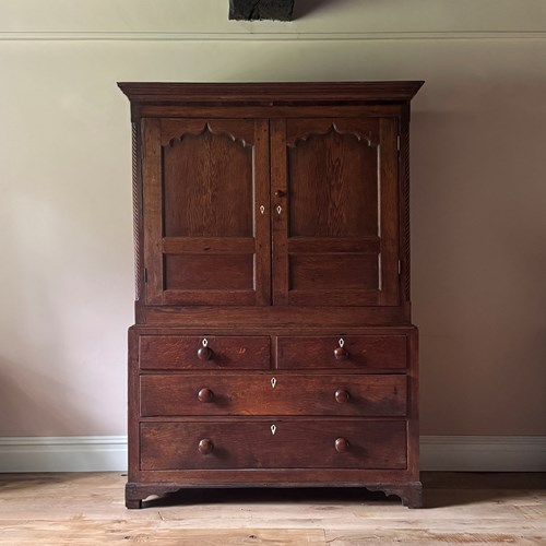 19Th Century Welsh Oak Linen Press