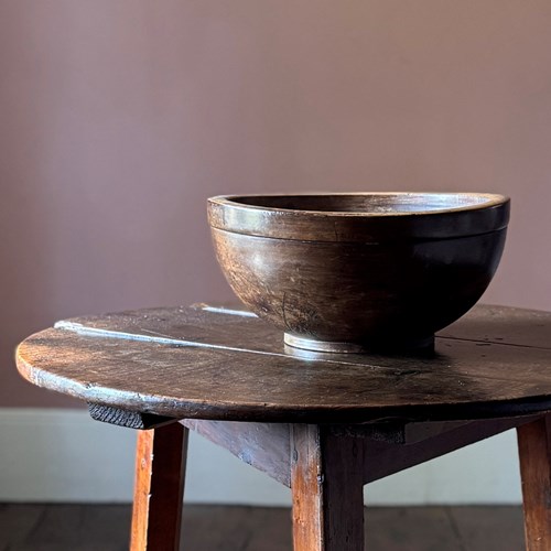 Large 19Th Century Sycamore Dairy Bow