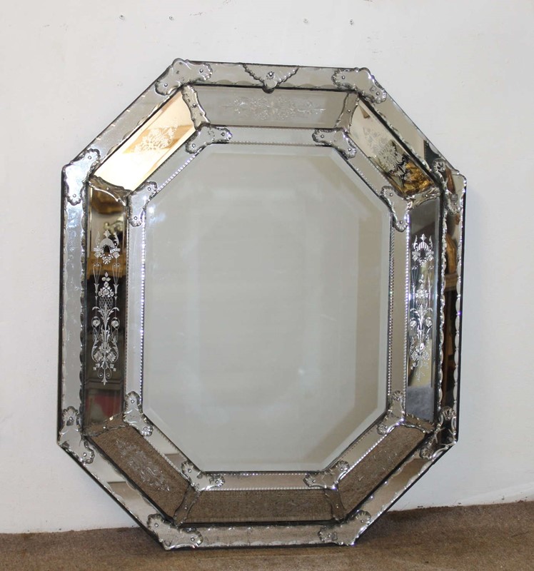 Magnificent Antique Cushioned Venetian Mirror-f39ff6be-0dbb-4b1a-9694-2f177a50f54d.jpg