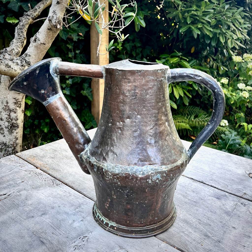 https://decorativecollective.blob.core.windows.net/product-images/feraland-antique-copper-watering-can---2-main-638306350750215661_large.jpeg