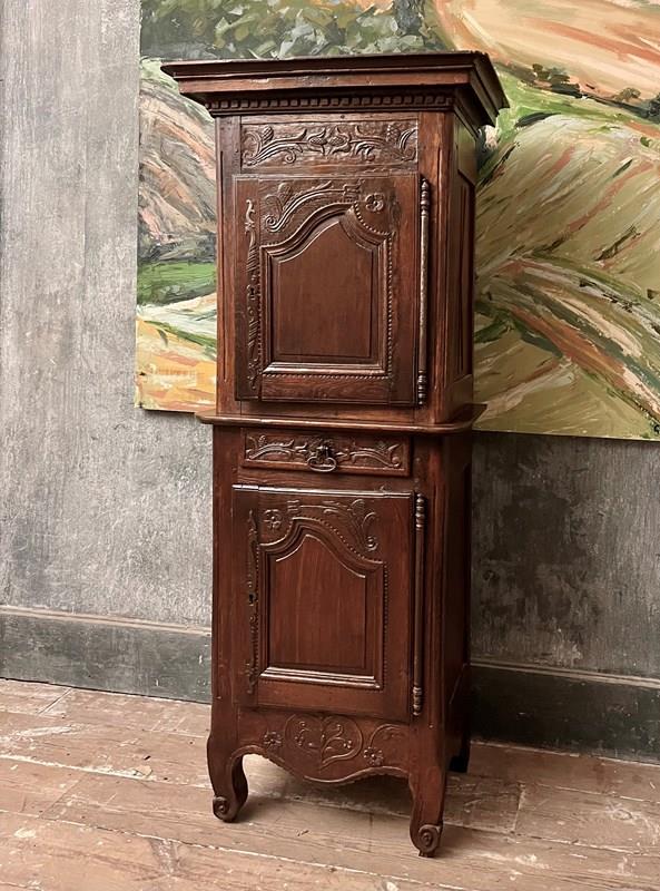 18Th Century French Carved Oak Cupboard -french-loft-img-8851-main-638336602671454039.jpeg