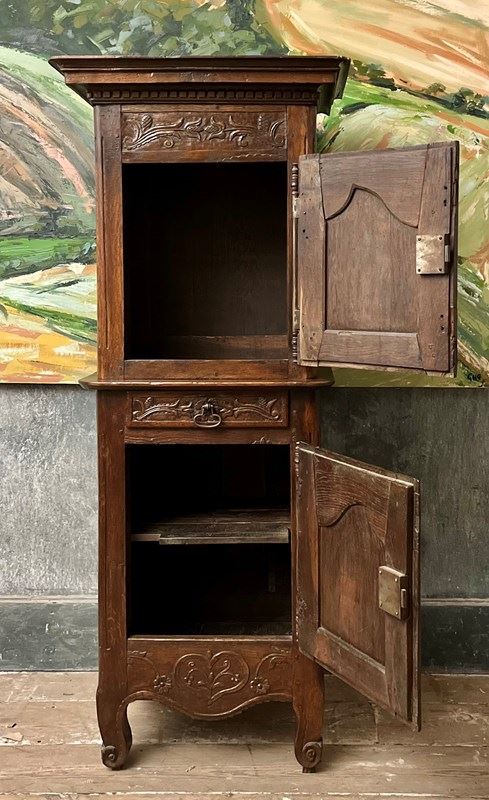 18Th Century French Carved Oak Cupboard -french-loft-img-8865-main-638336602232115986.jpeg