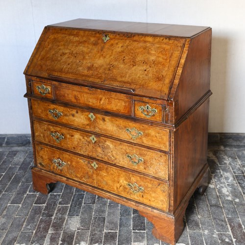 Early 18Th Century Burr Walnut Bureau