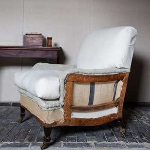 Bridgewater Shaped Armchair On Maho...