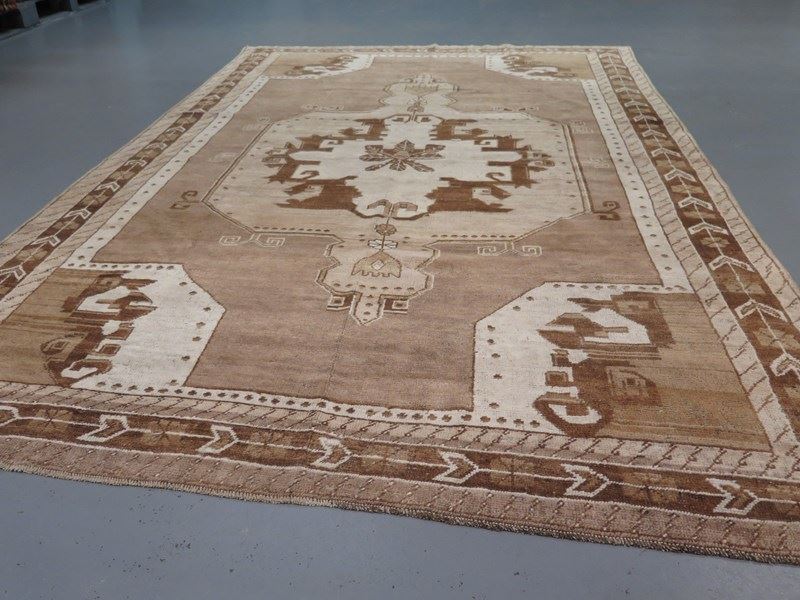 Anatolian Carpet, Turkey, 1930-gallery-yacou-27162-anatolian-carpet-turkey-c1920s-282-x-182-metres--93-x-6-feet-main-638163105705791092.JPG