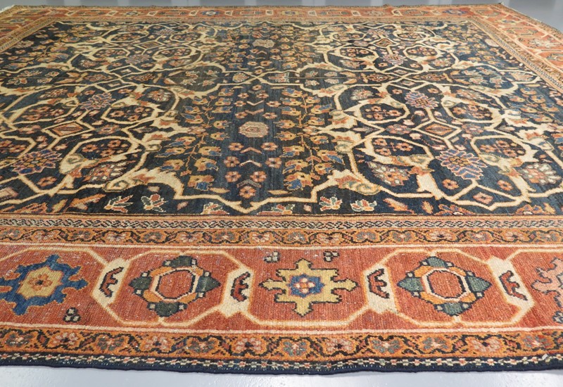 19th Century Mahal Carpet Square Shaped-gallery-yacou-52532-6-main-637336192643028060.jpg