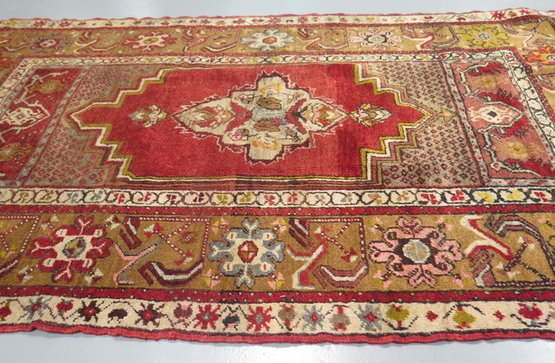 A C.1900 Anatolian Rug-gallery-yacou-a24987--5-main-637096804319894596.JPG