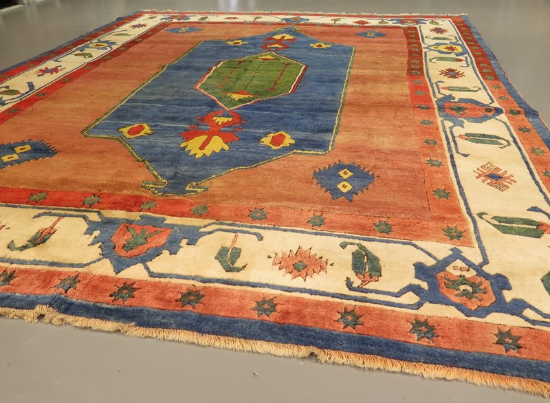 Anatolian carpet of Serapi design-gallery-yacou-a26656-main-637300143694334134.jpg