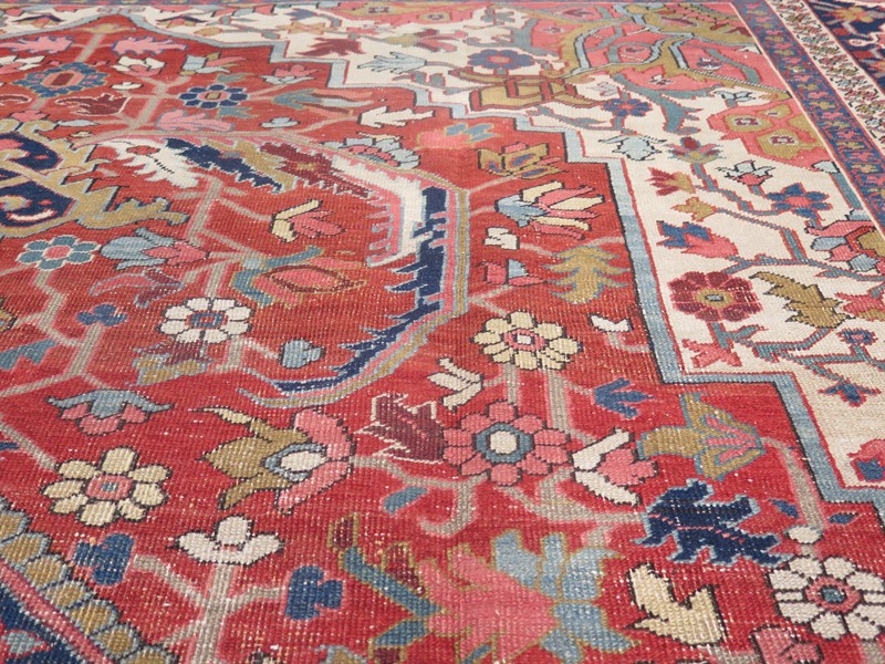Antique Heriz carpet-gallery-yacou-a27027--7-main-638037754383139330.JPG
