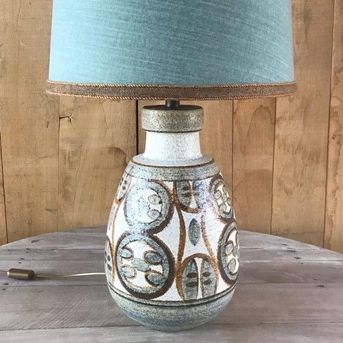 mid century lamp with shade