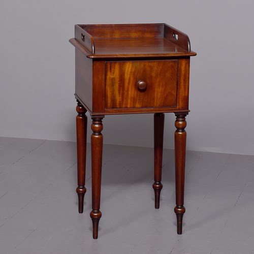 Substantial William 4Th Quality Mahogany Bedside Locker