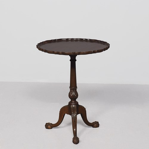 19Th Century Chippendale-Style, Piecrust Top, Tripod Mahogany Occasional Table