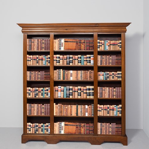 Tall Mid-Victorian Mahogany Three-Section, Open Bookcase In Excellent Condition