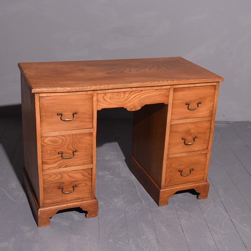Neat-Sized Quality Figured Oak Georgian-Style Kneehole Desk
