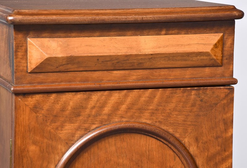Pair of Victorian Mahogany Bedside Cabinets.-georgian-antiques-gan-2575-1633520890e0rss-main-637696645160324651.jpg