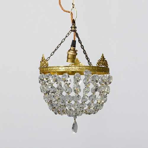 Neat-Sized Single Lamp Chandelier