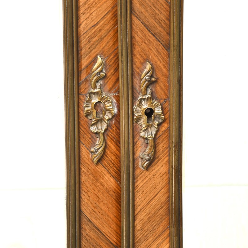 French Kingwood, Serpentine-Front Display Cabinet-georgian-antiques-gan-4233-1636462810wjjm9-main-637723172845784520.jpg